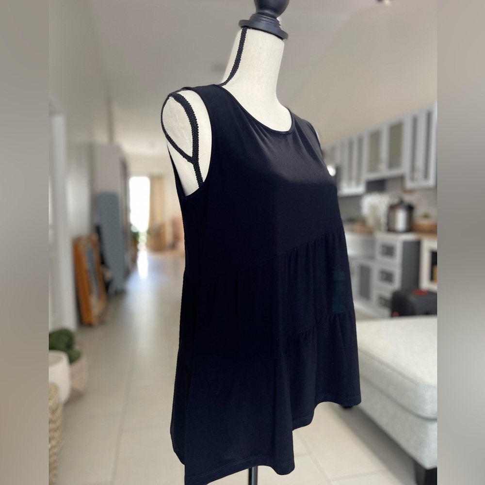DKNY top, never used, NWT, size S
